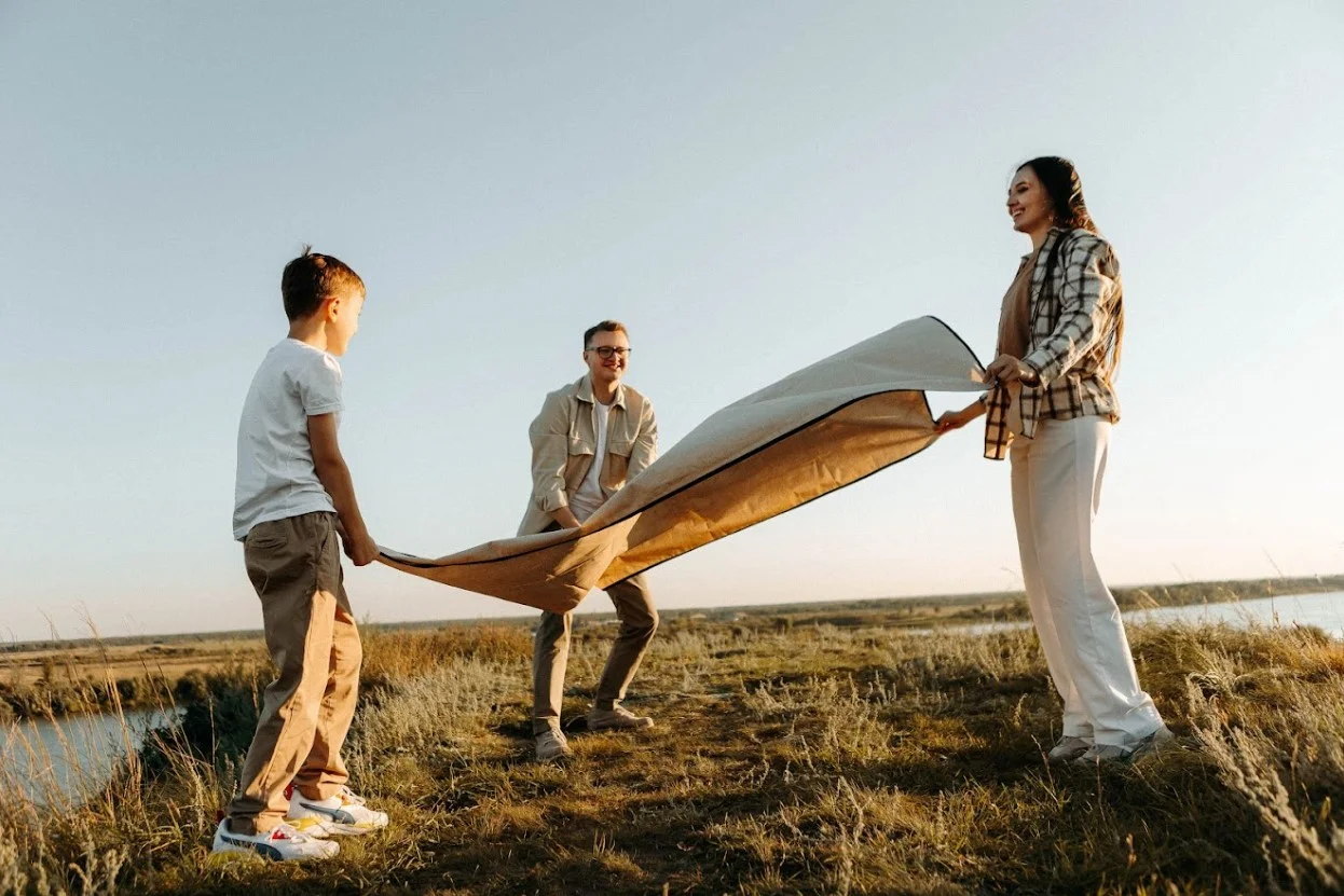 picnic blanket folds into bag